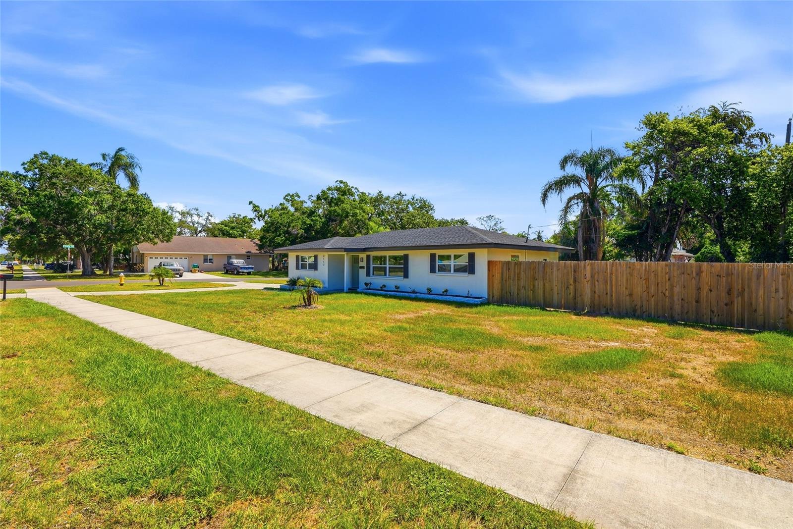 2117 N HERCULES AVE — photo 27