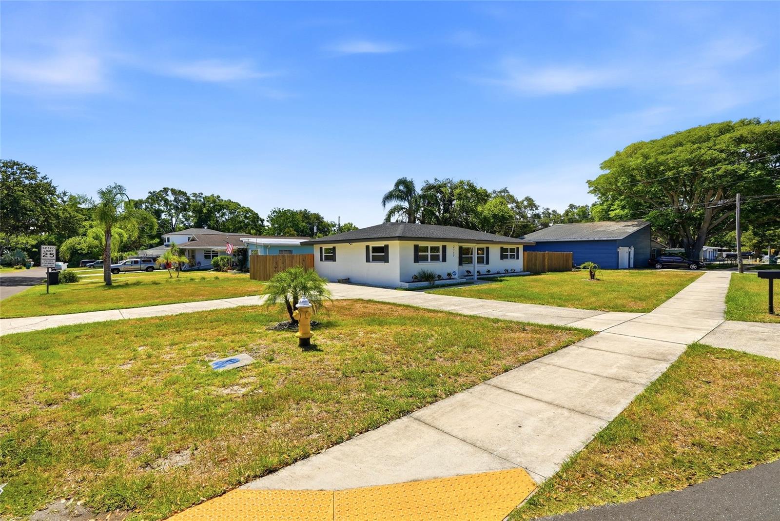2117 N HERCULES AVE — photo 28