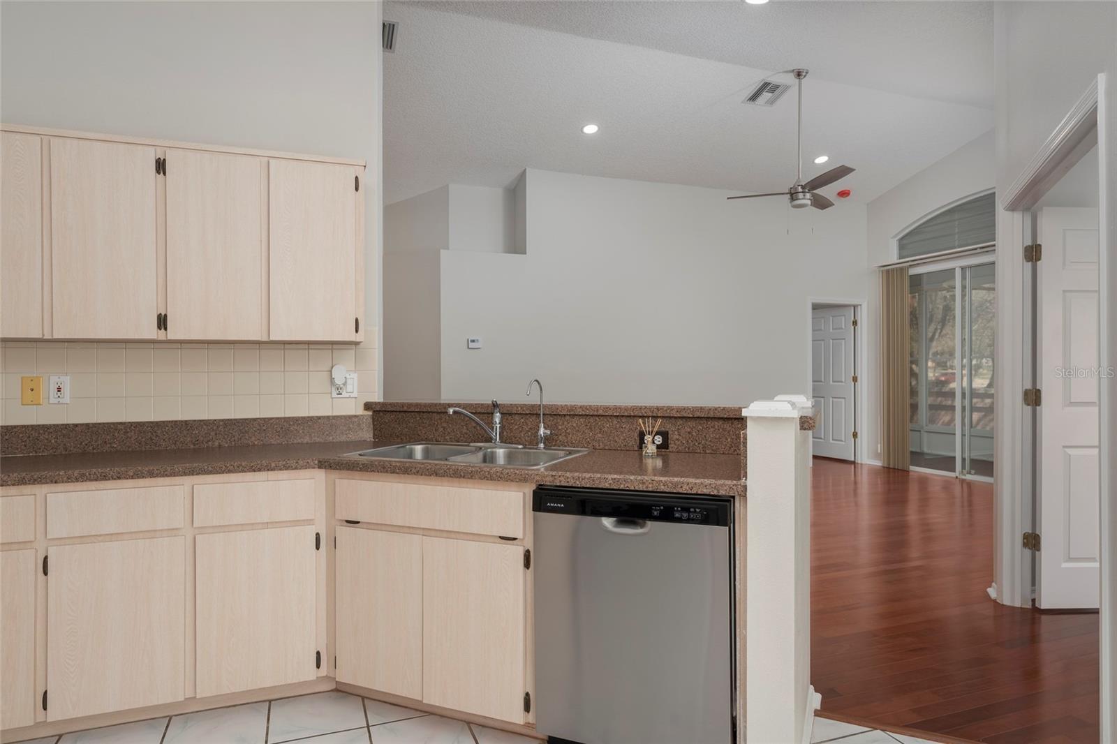 717 LIGHTHOUSE DR — photo 11
