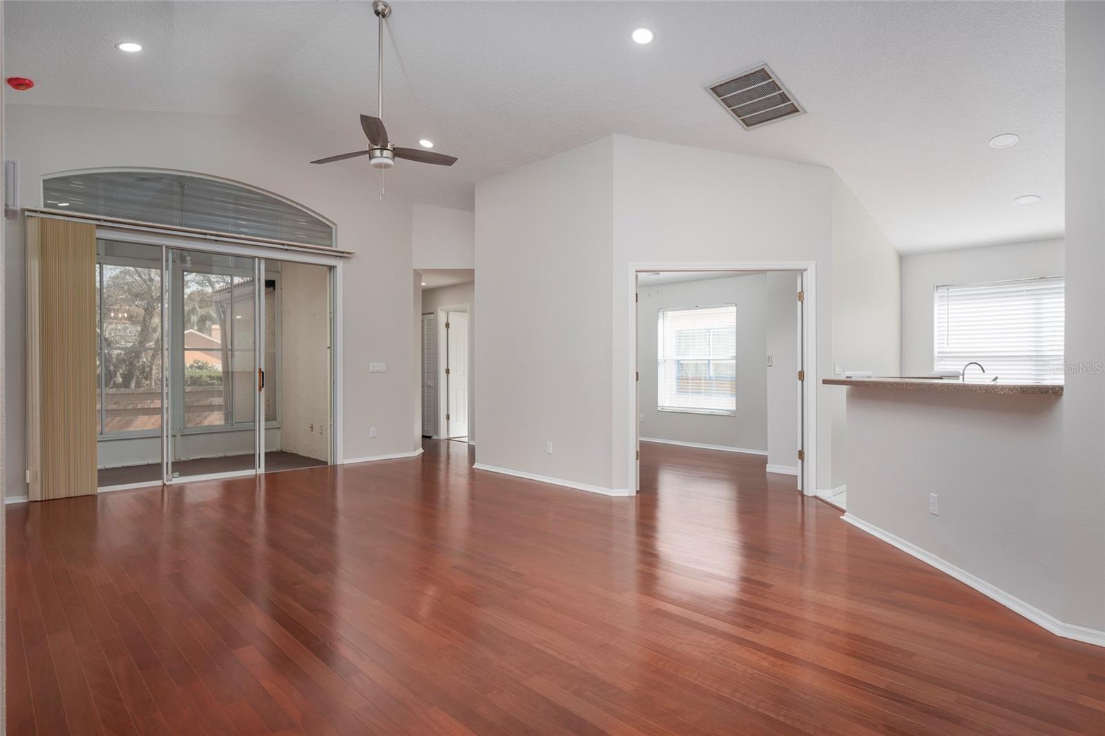 717 LIGHTHOUSE DR — photo 8