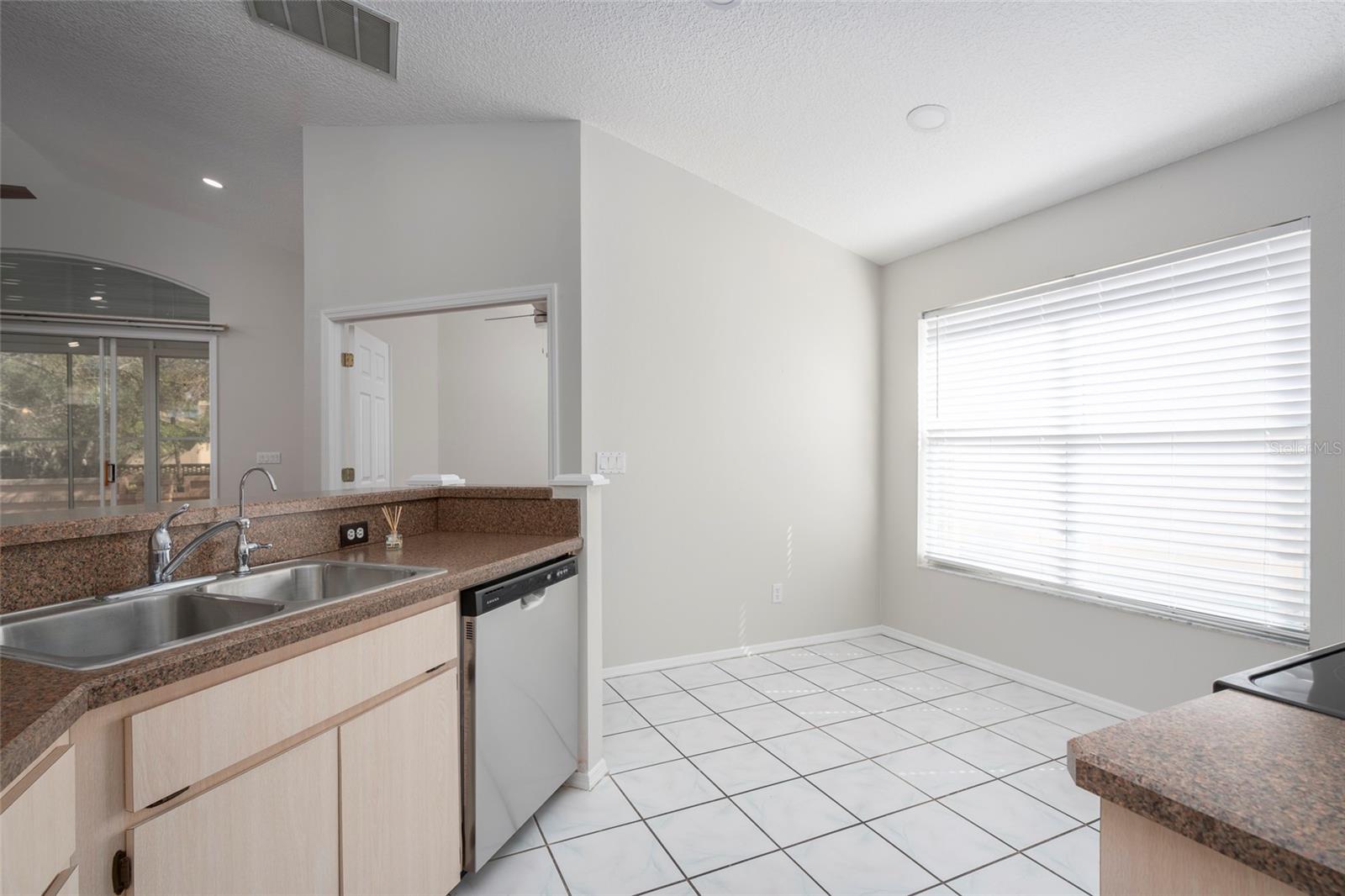 717 LIGHTHOUSE DR — photo 13