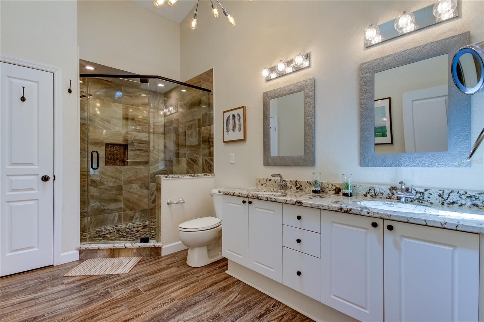 129 BRENT CIR — photo 26