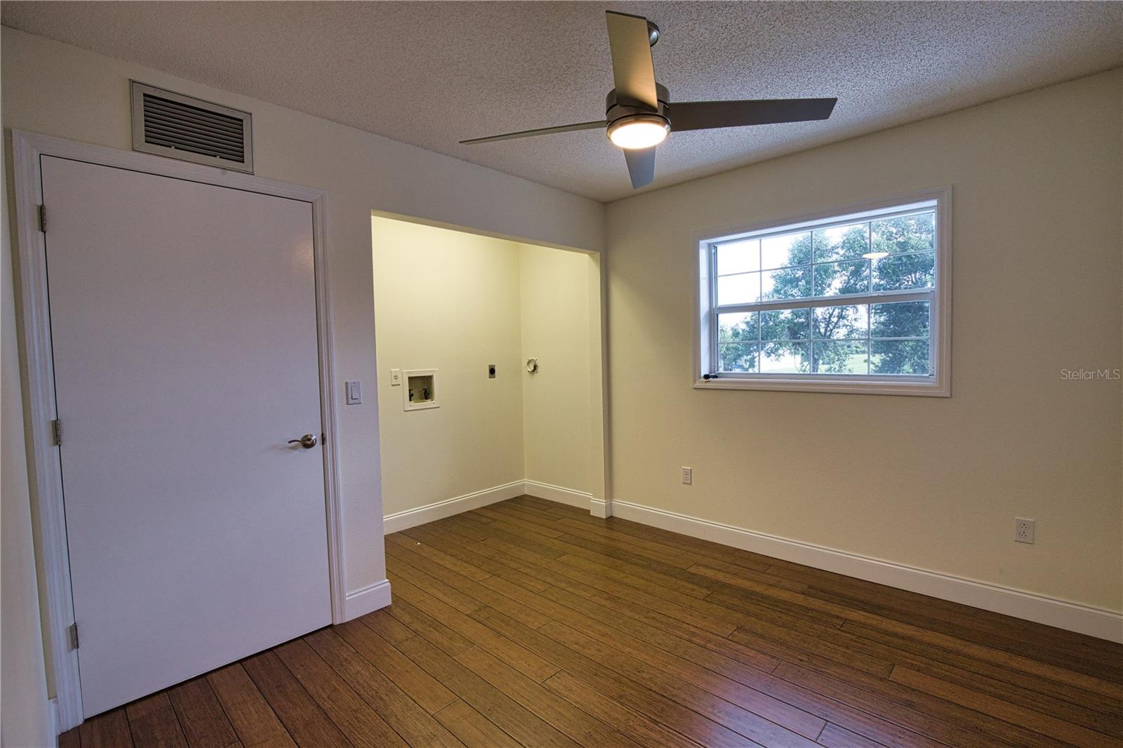 916 BAYSHORE DR — photo 59