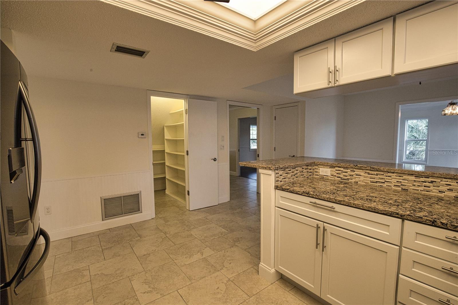 916 BAYSHORE DR — photo 39