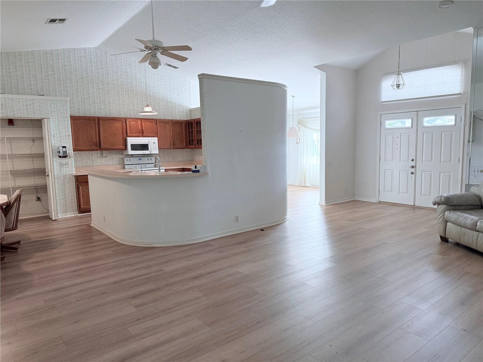 13928 TENNYSON DR — photo 34