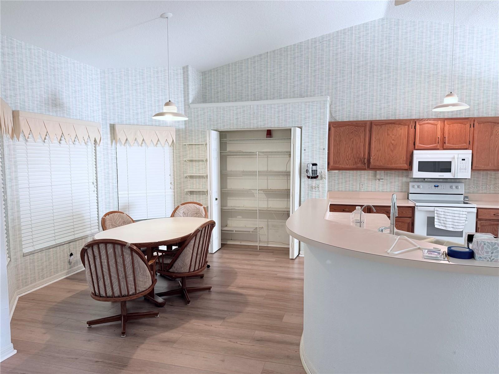 13928 TENNYSON DR — photo 32