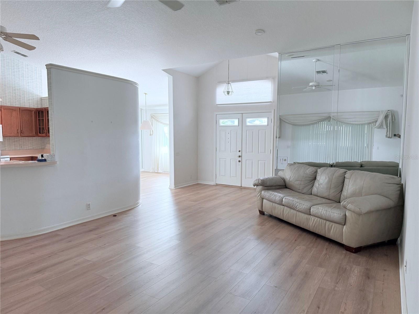13928 TENNYSON DR — photo 33