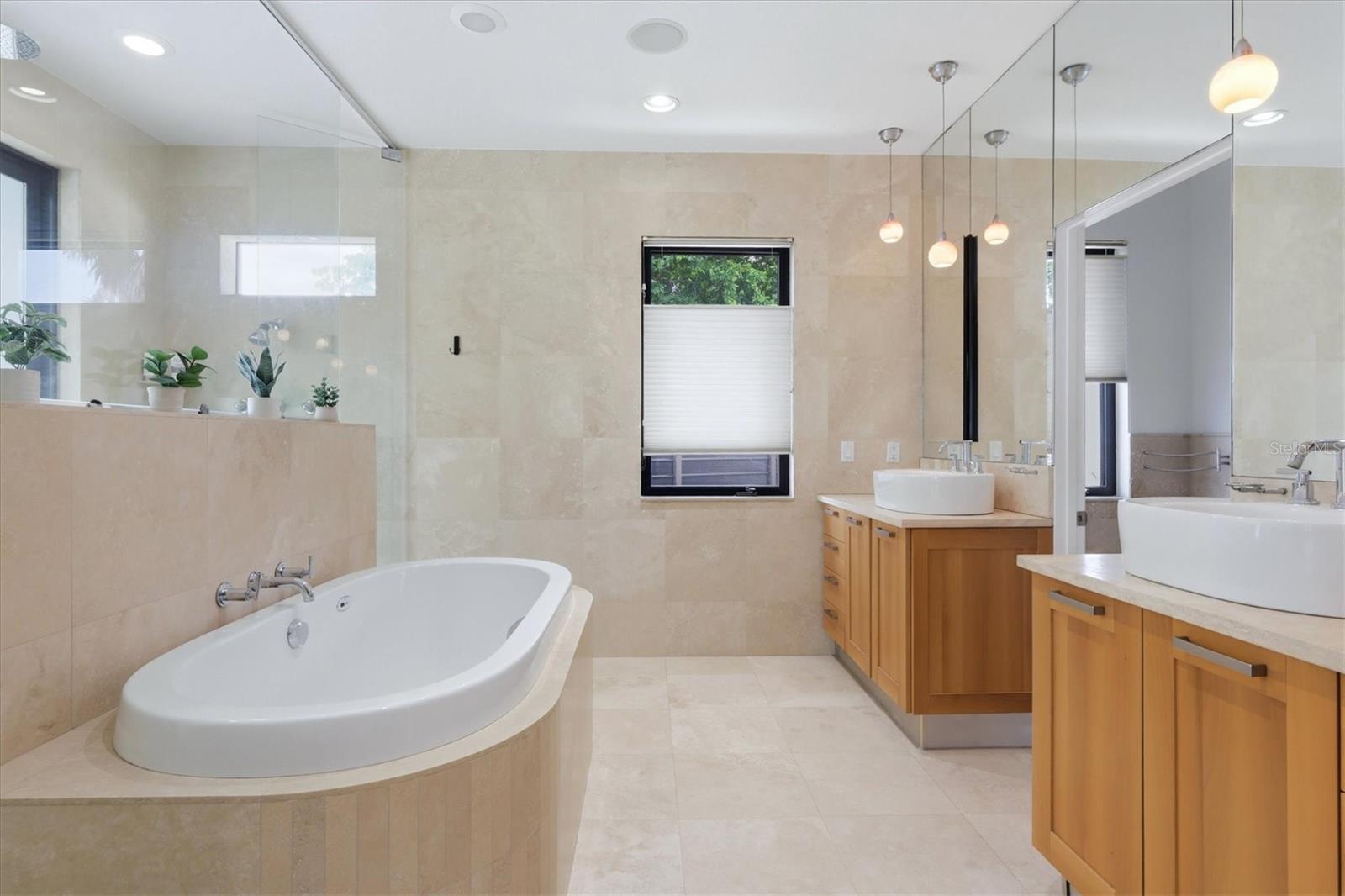 829 IDLEWILD WAY — photo 35
