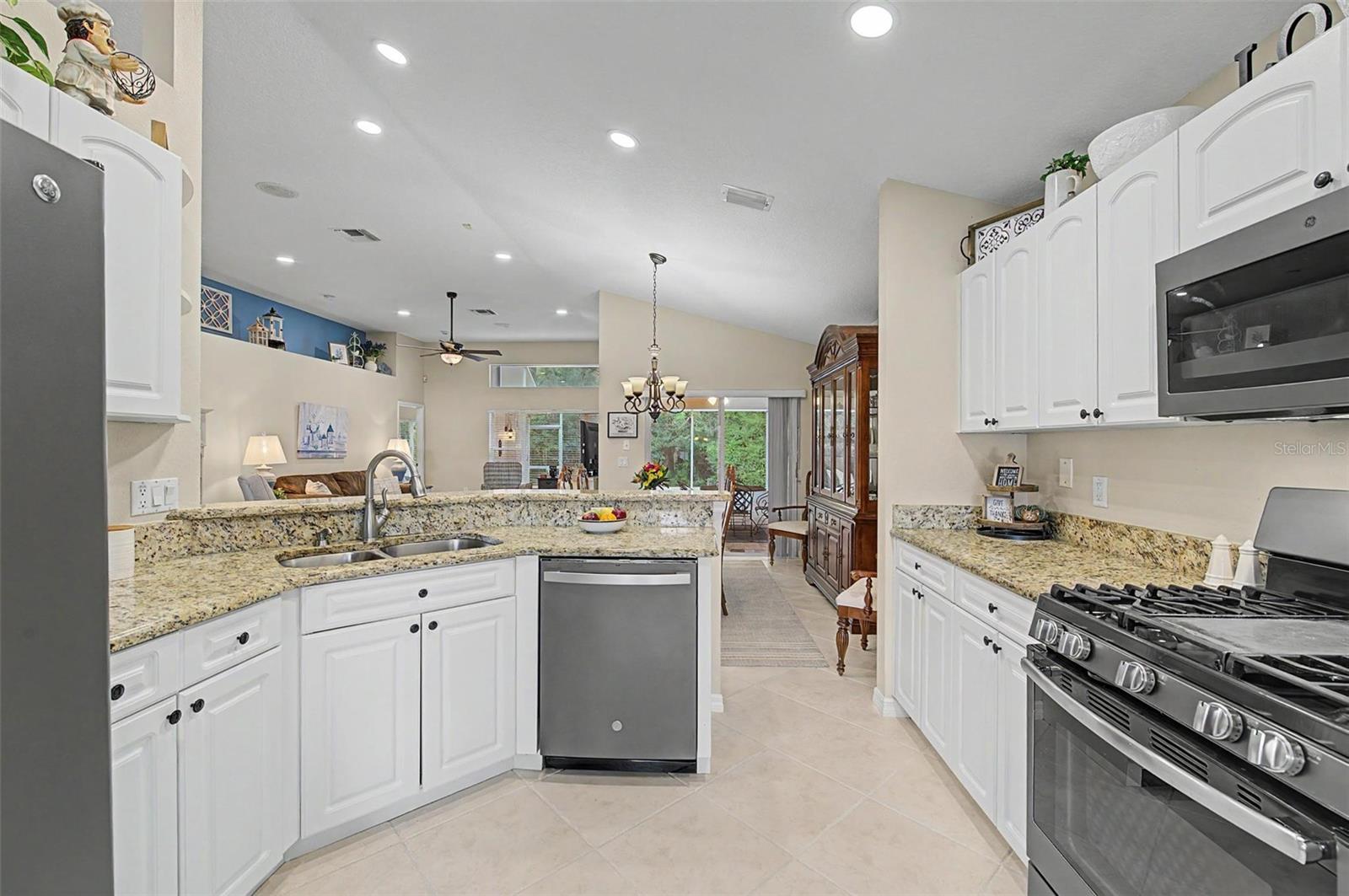 1808 ORCHARDGROVE AVE — photo 14