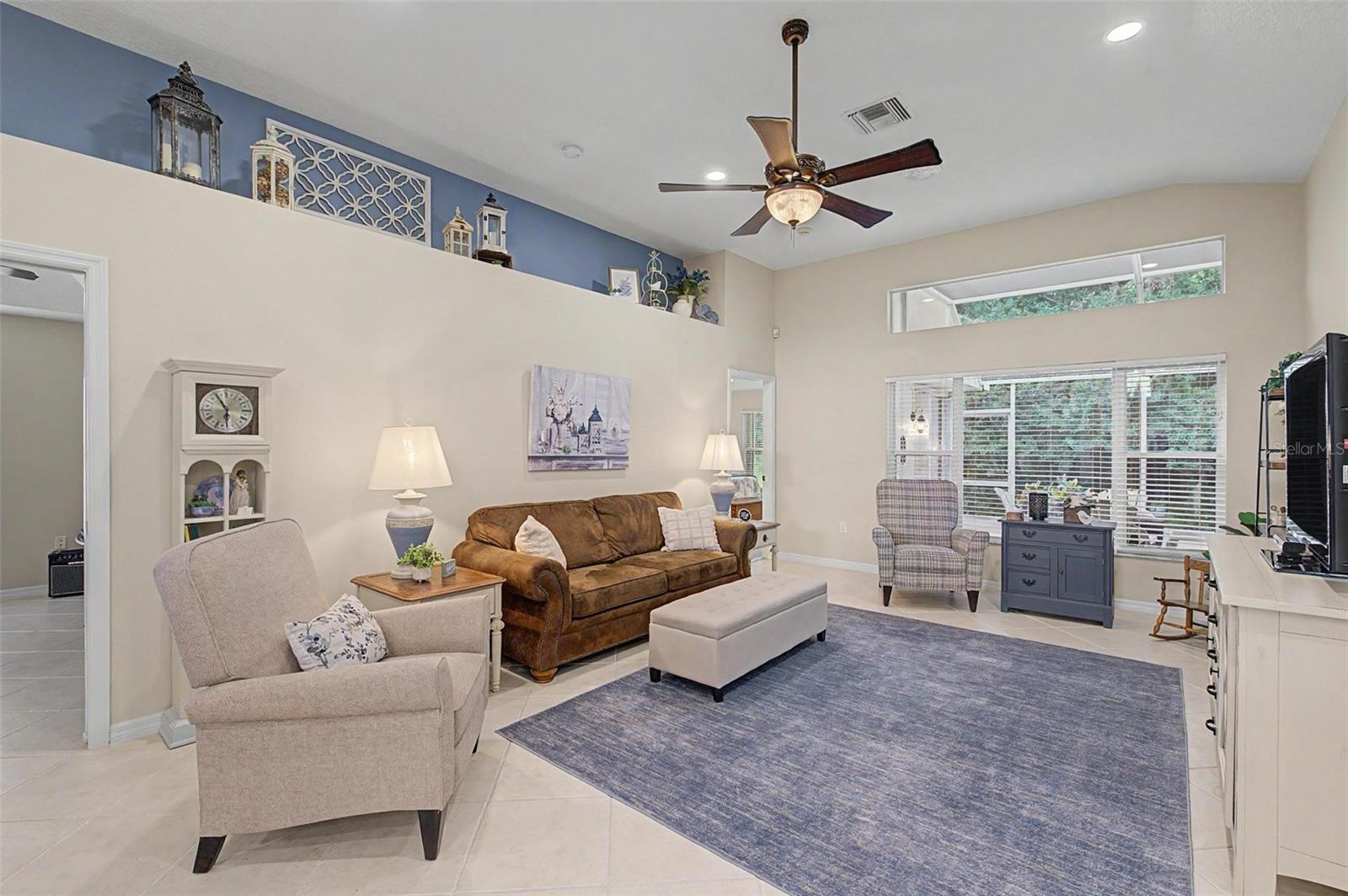 1808 ORCHARDGROVE AVE — photo 4