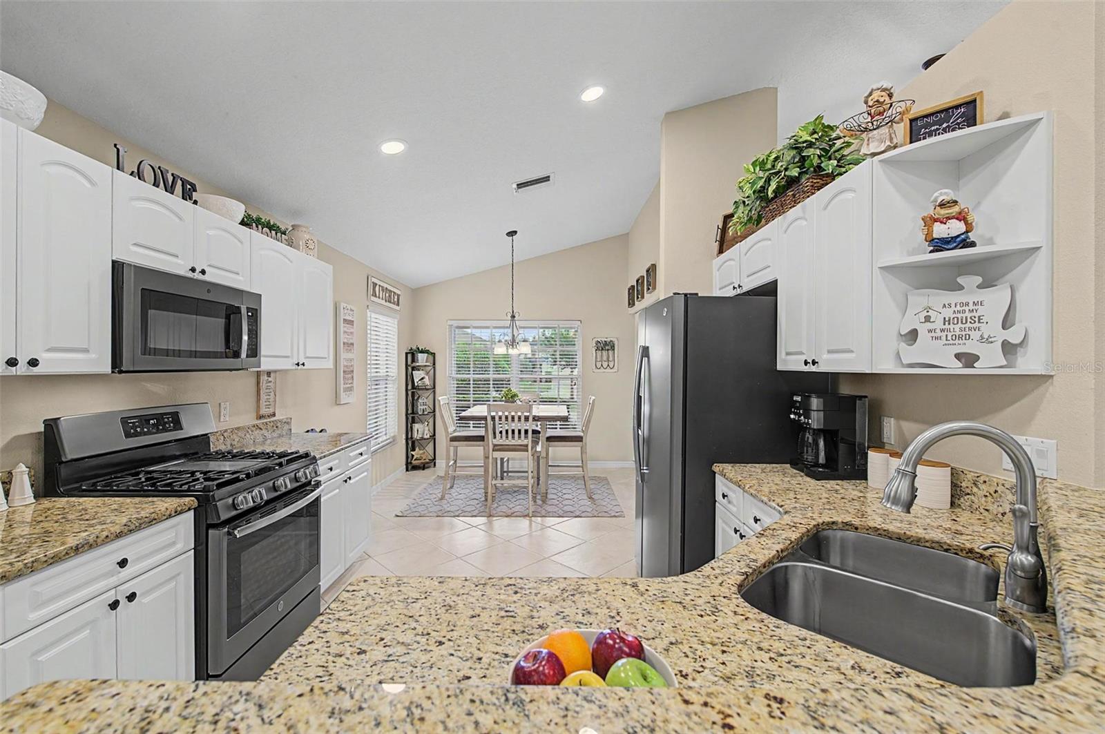 1808 ORCHARDGROVE AVE — photo 12