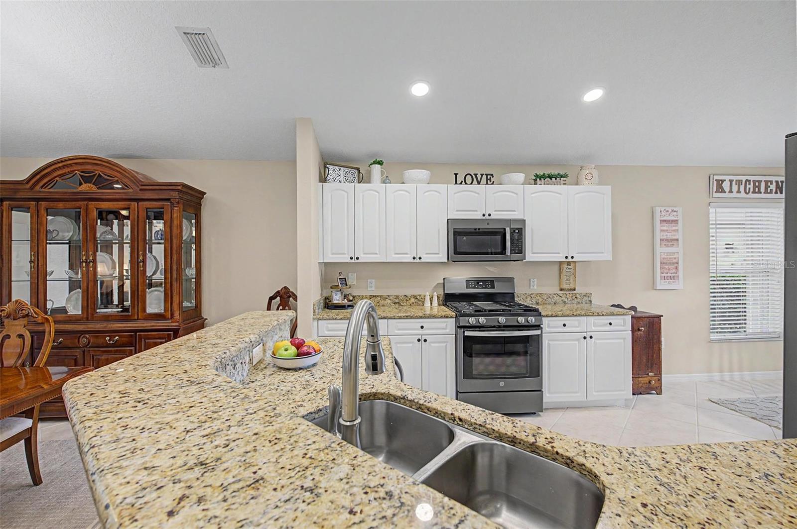 1808 ORCHARDGROVE AVE — photo 15