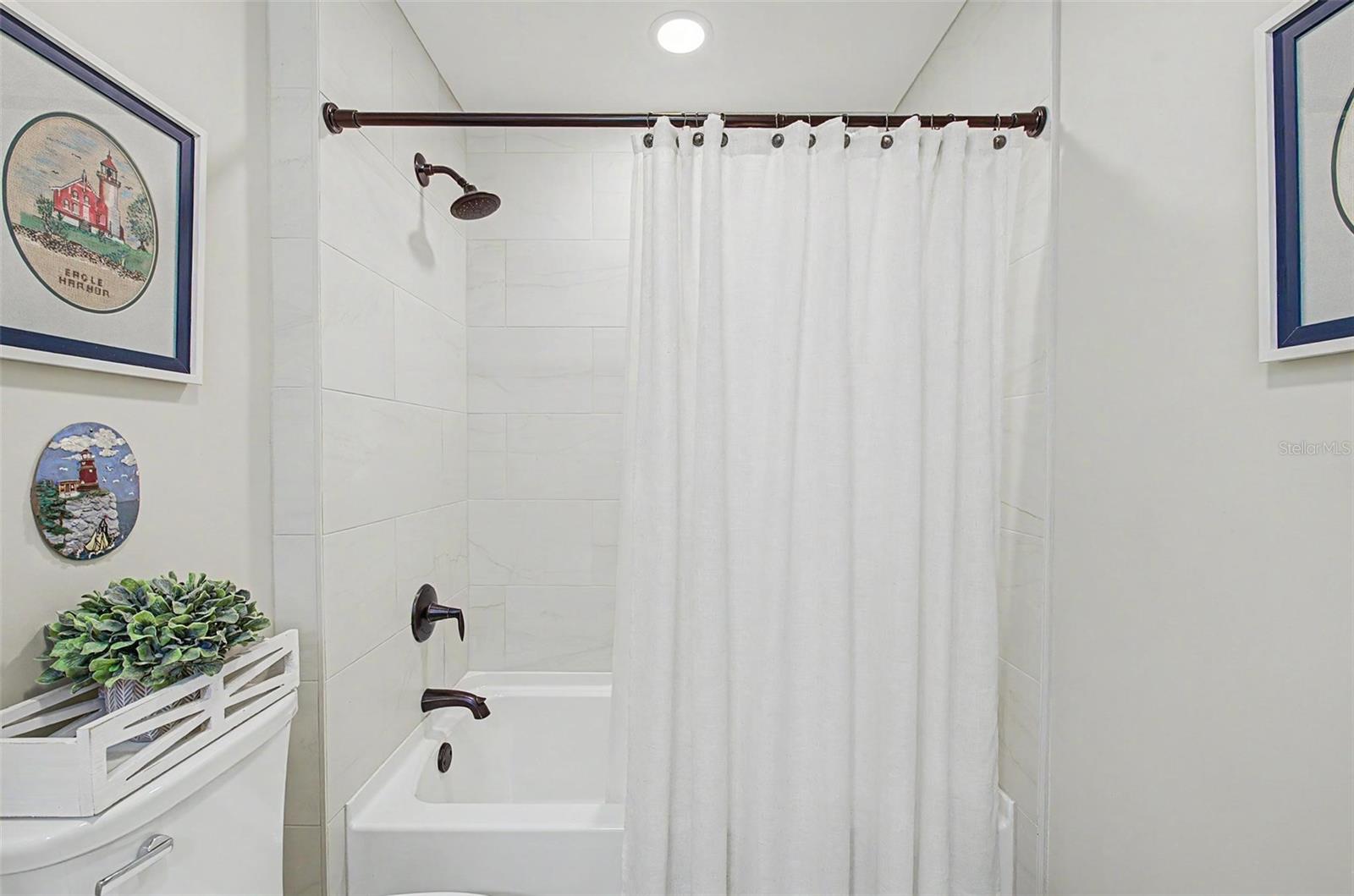 1808 ORCHARDGROVE AVE — photo 25