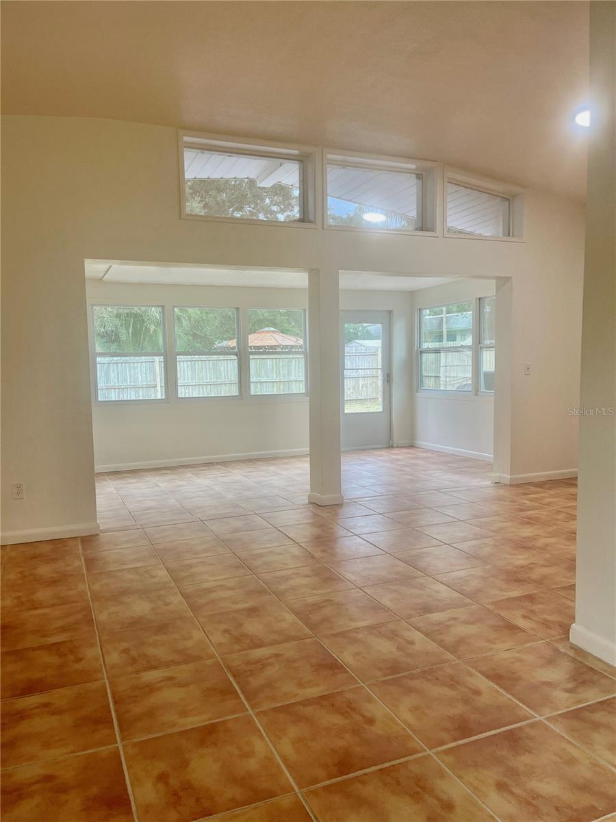 1390 SATSUMA ST — photo 2