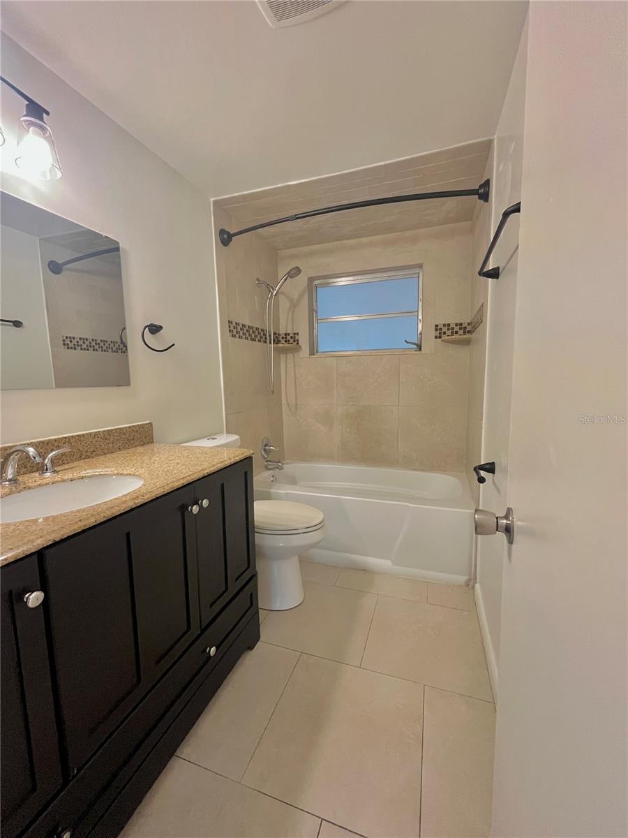 1390 SATSUMA ST — photo 17