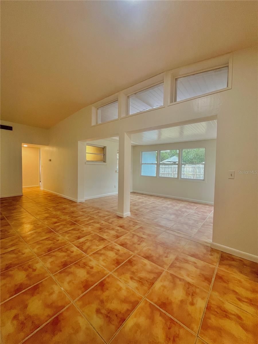 1390 SATSUMA ST — photo 3