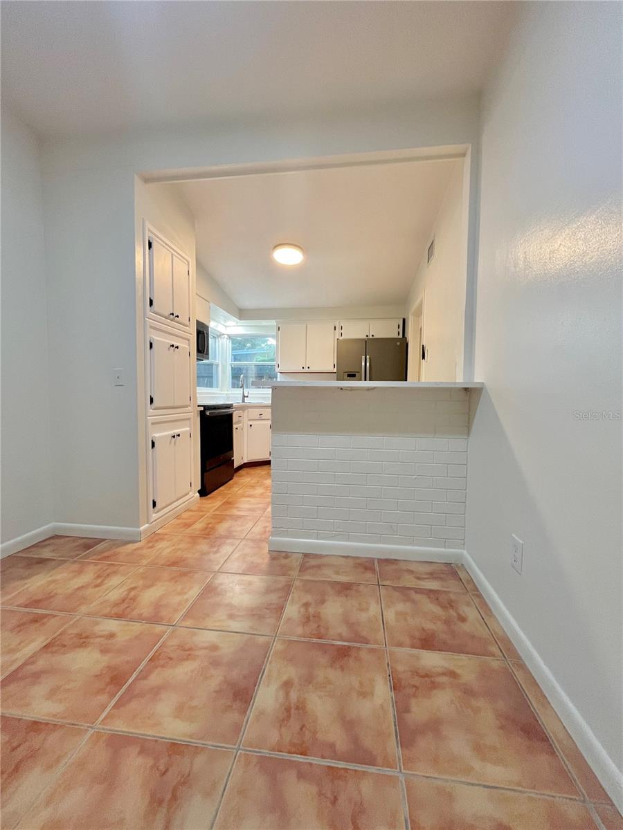 1390 SATSUMA ST — photo 6