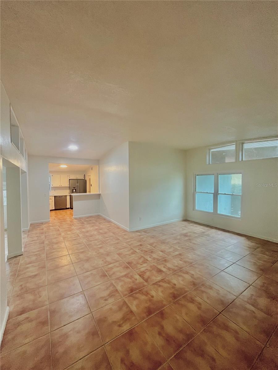 1390 SATSUMA ST — photo 8