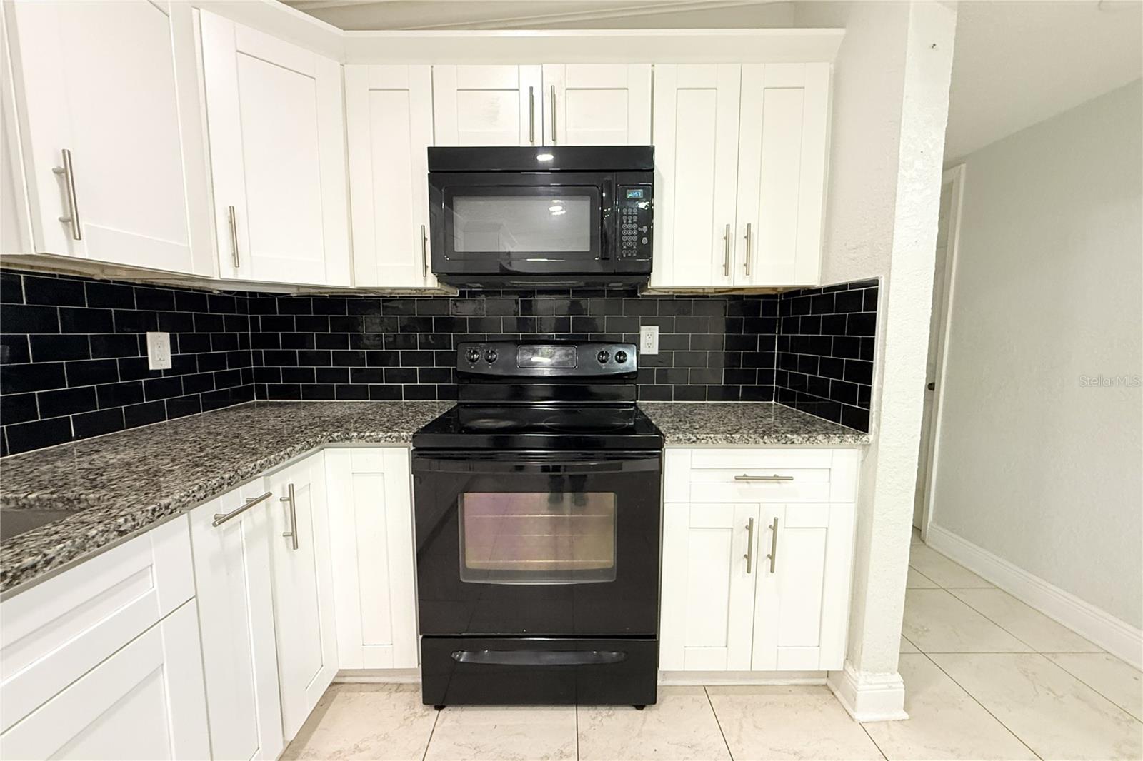 3201 RIVER GROVE DR — photo 32