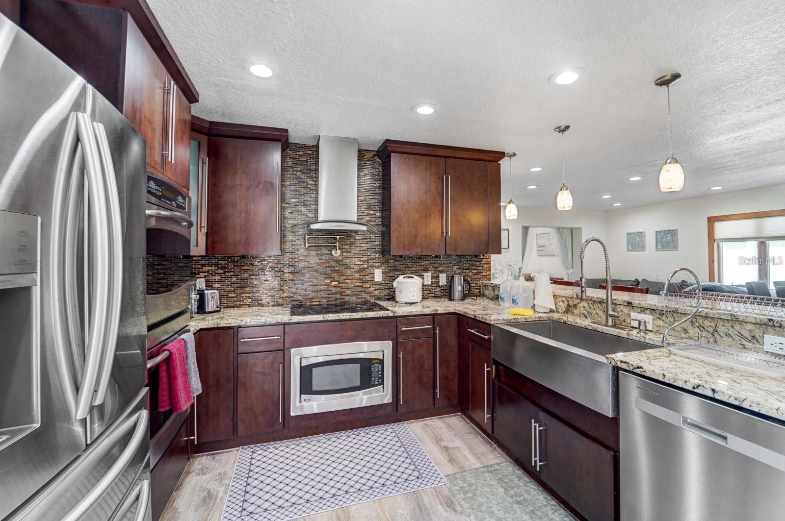 2598 WOOD ST — photo 32