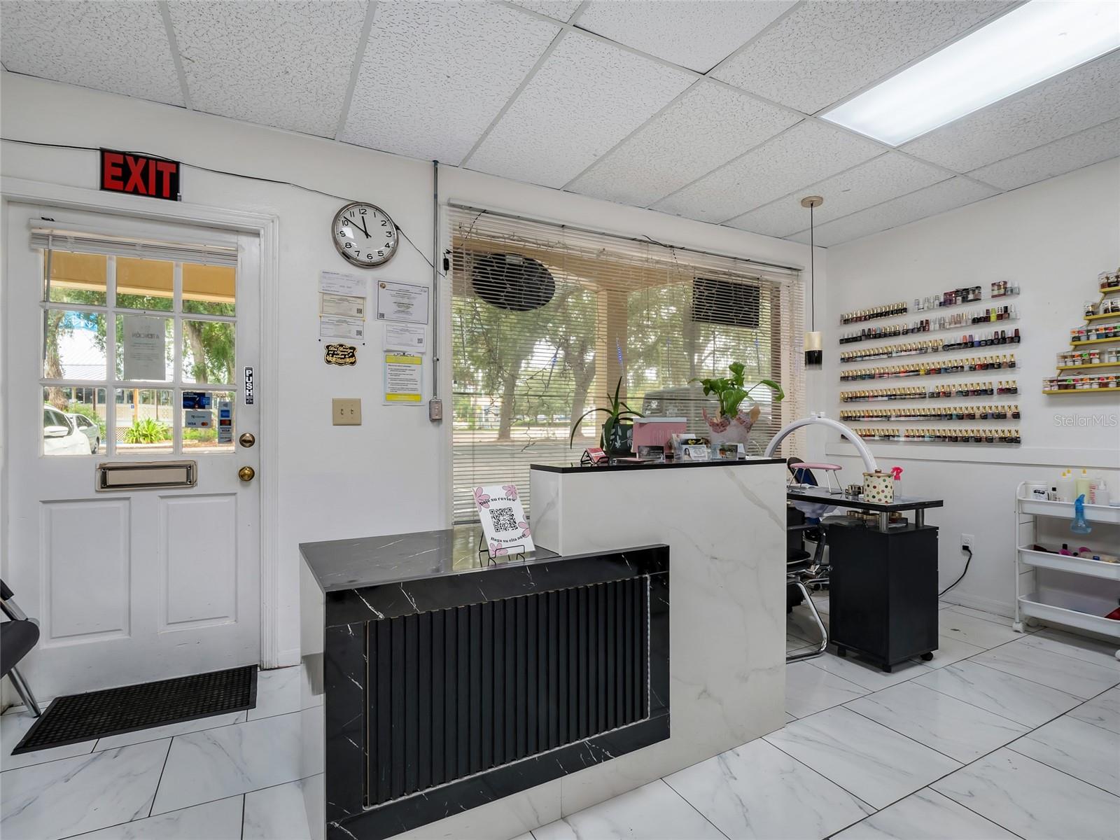 110 LITHIA PINECREST RD #D — photo 11