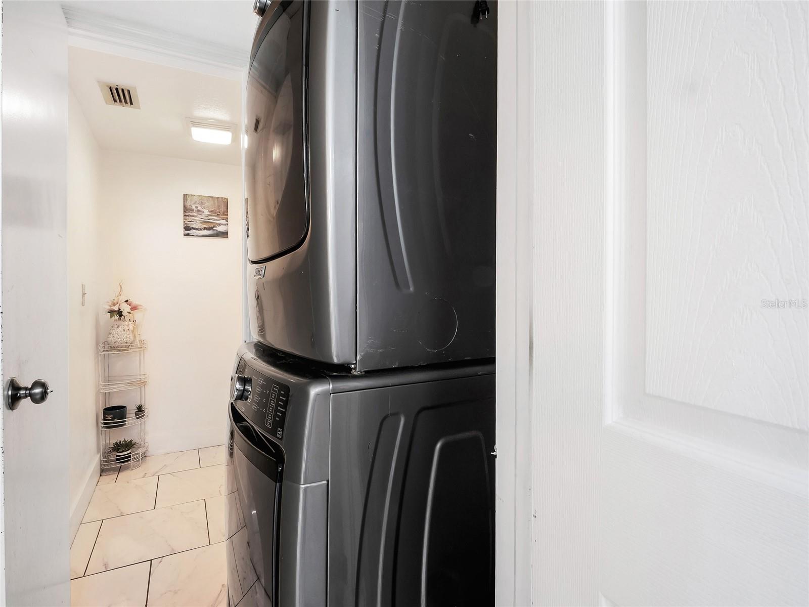 110 LITHIA PINECREST RD #D — photo 20