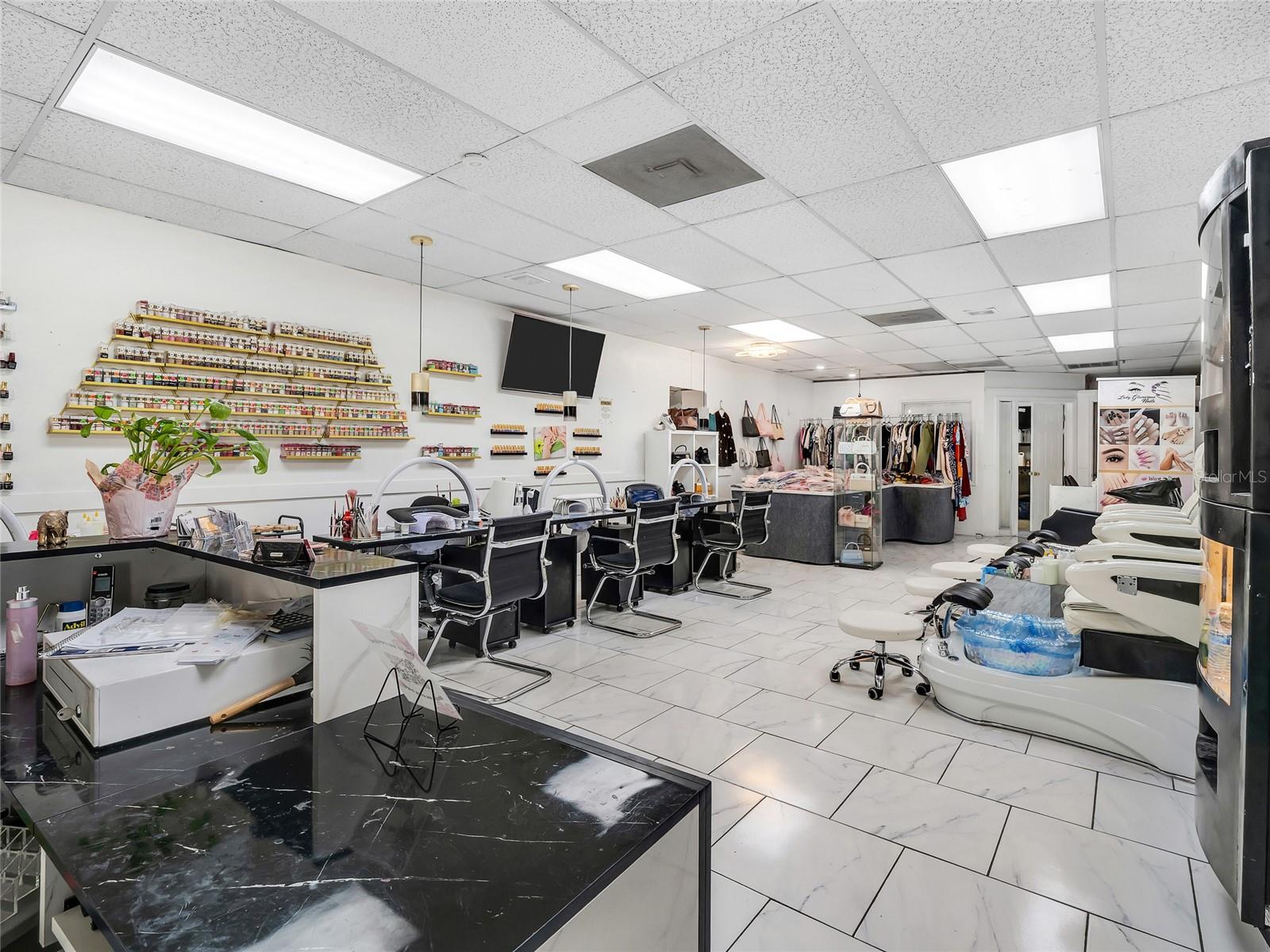 110 LITHIA PINECREST RD #D — photo 6