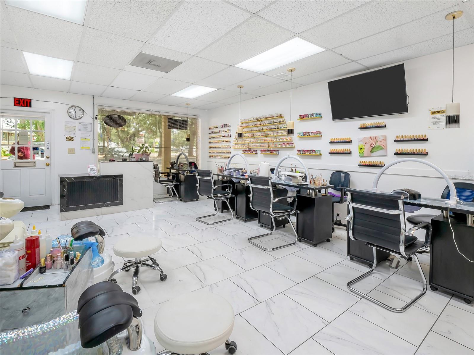 110 LITHIA PINECREST RD #D — photo 9