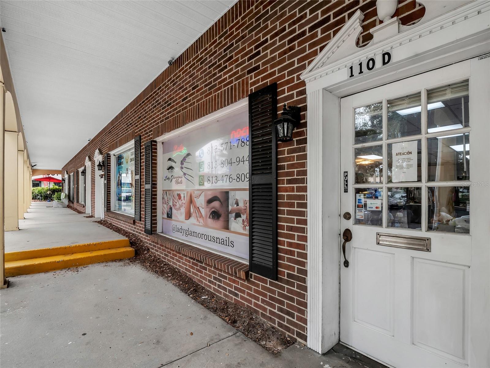 110 LITHIA PINECREST RD #D — photo 2