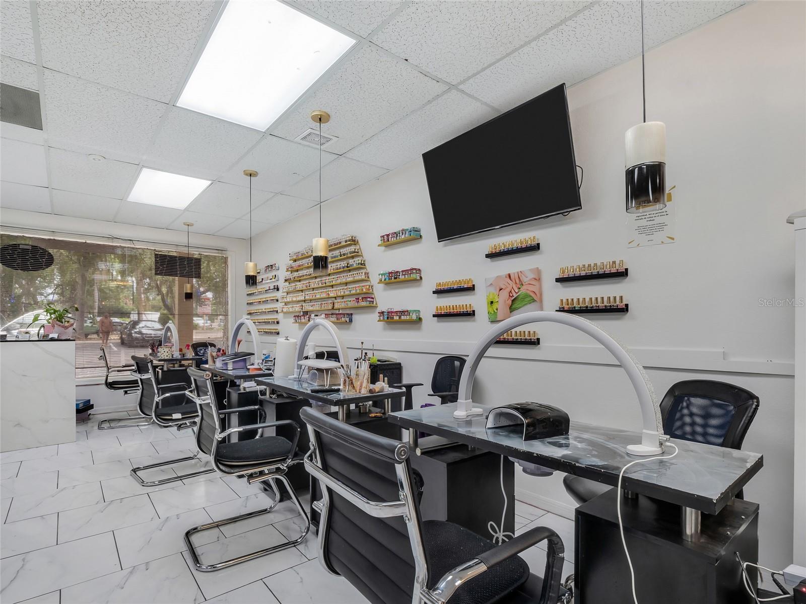 110 LITHIA PINECREST RD #D — photo 10