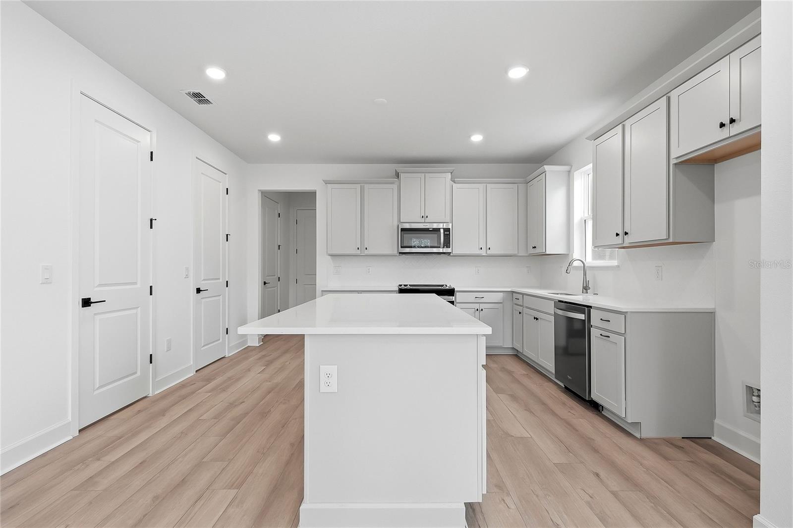 2015 AMELIA BAY PL — photo 11