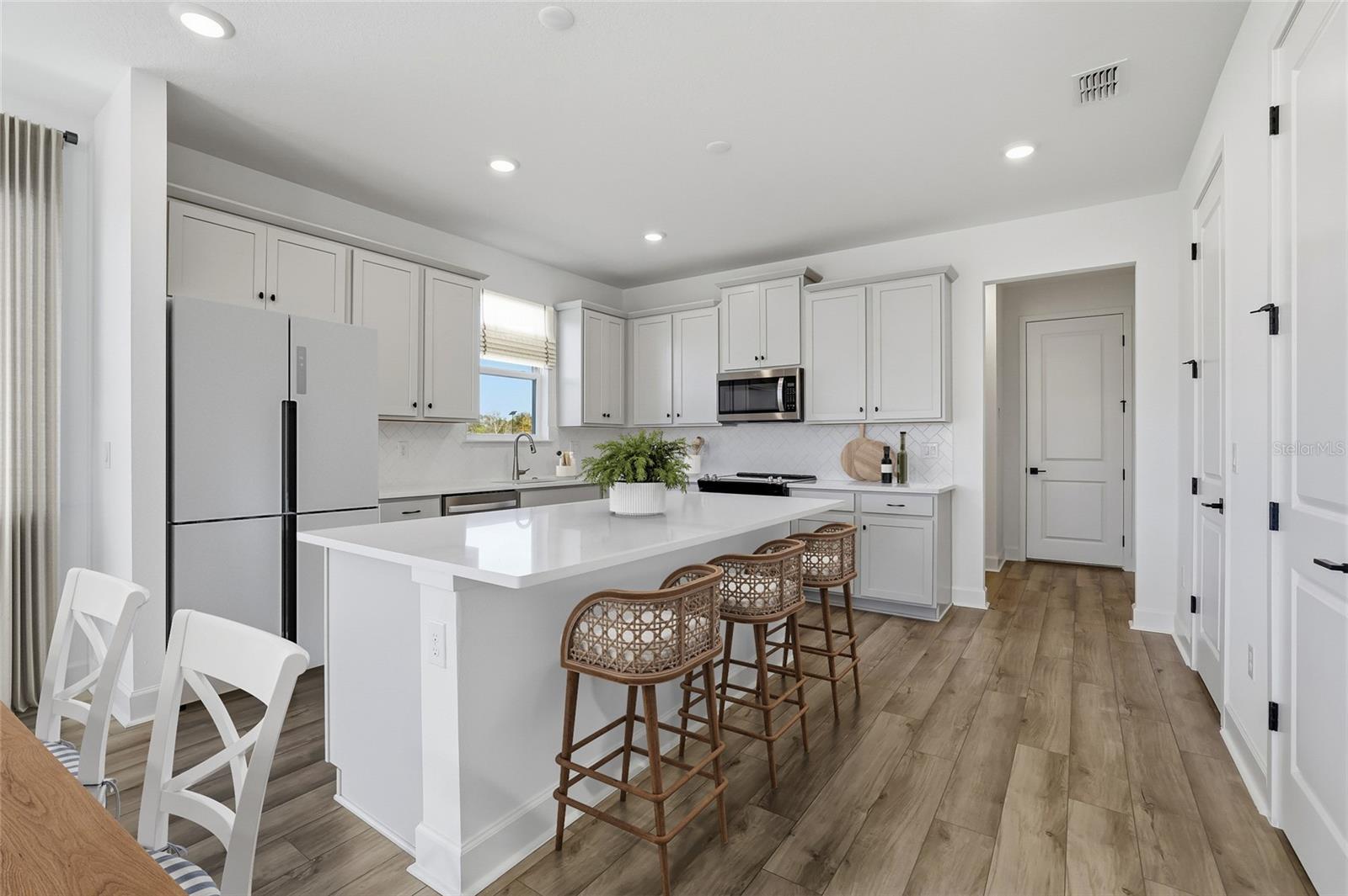 2015 AMELIA BAY PL — photo 4