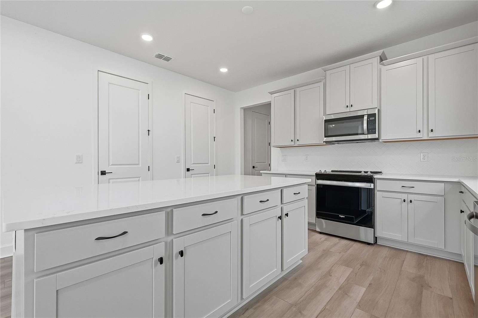 2015 AMELIA BAY PL — photo 17