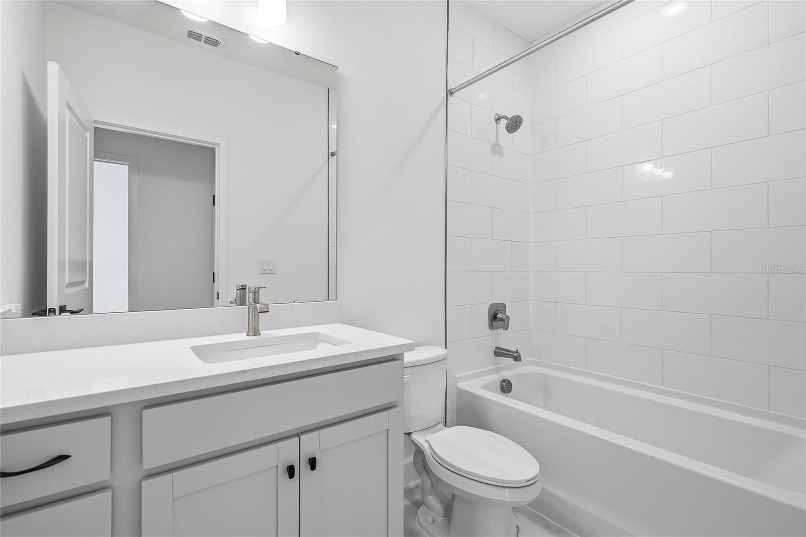 2015 AMELIA BAY PL — photo 31