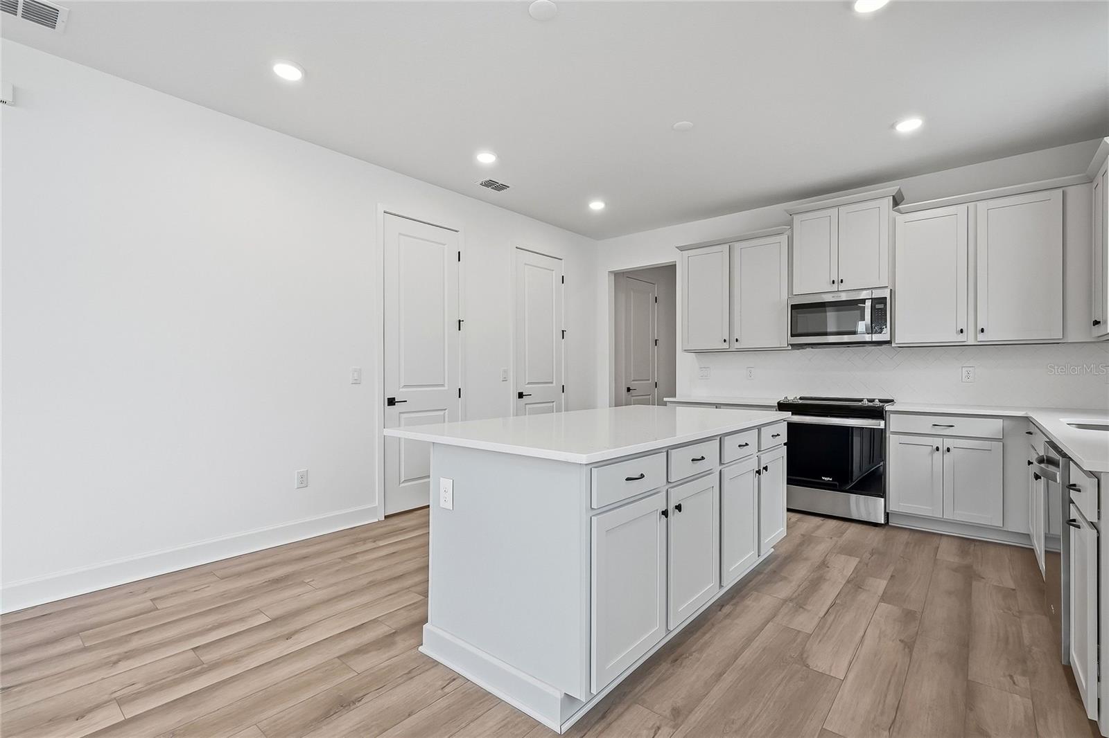 2015 AMELIA BAY PL — photo 10