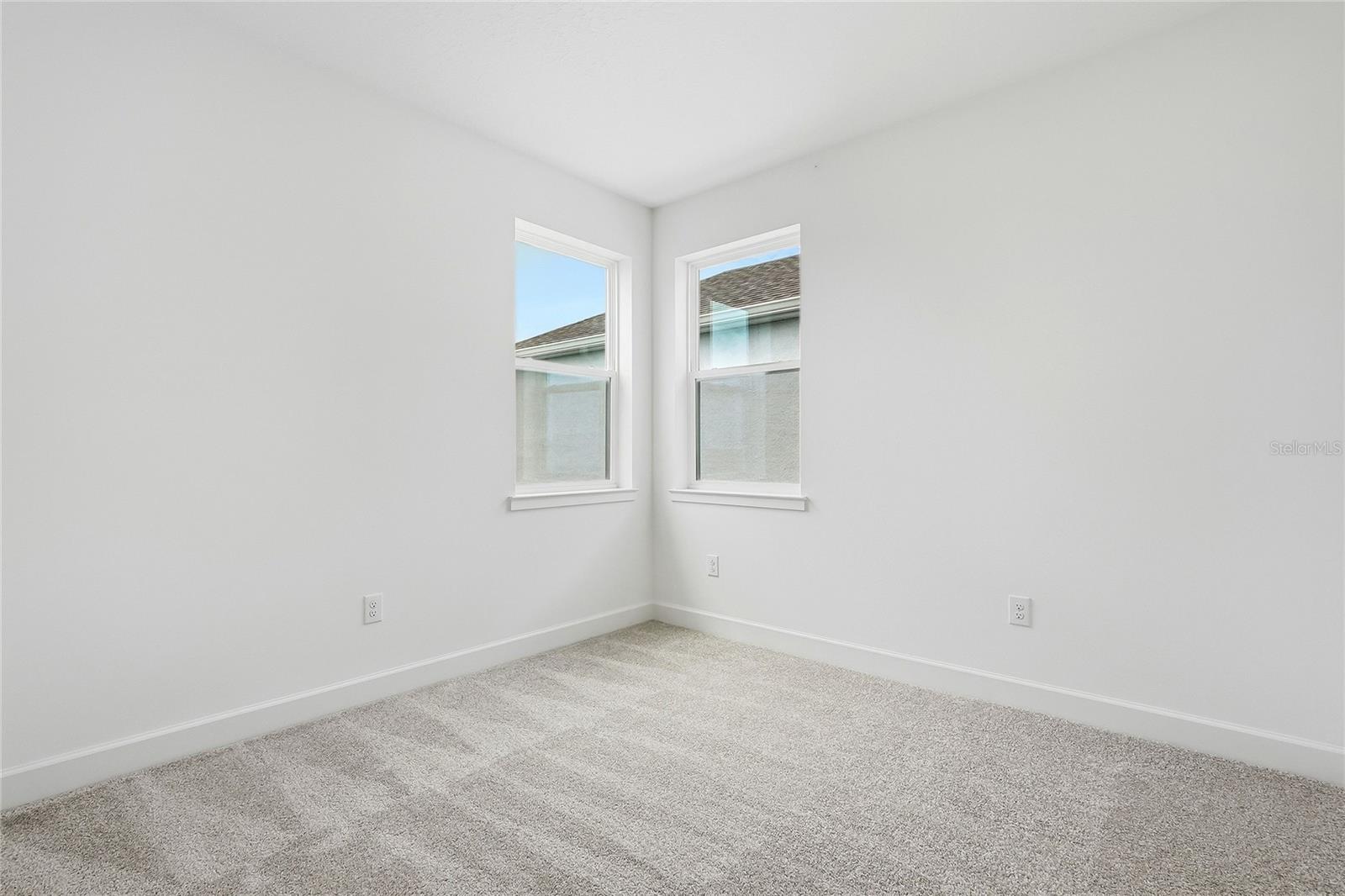 2015 AMELIA BAY PL — photo 33