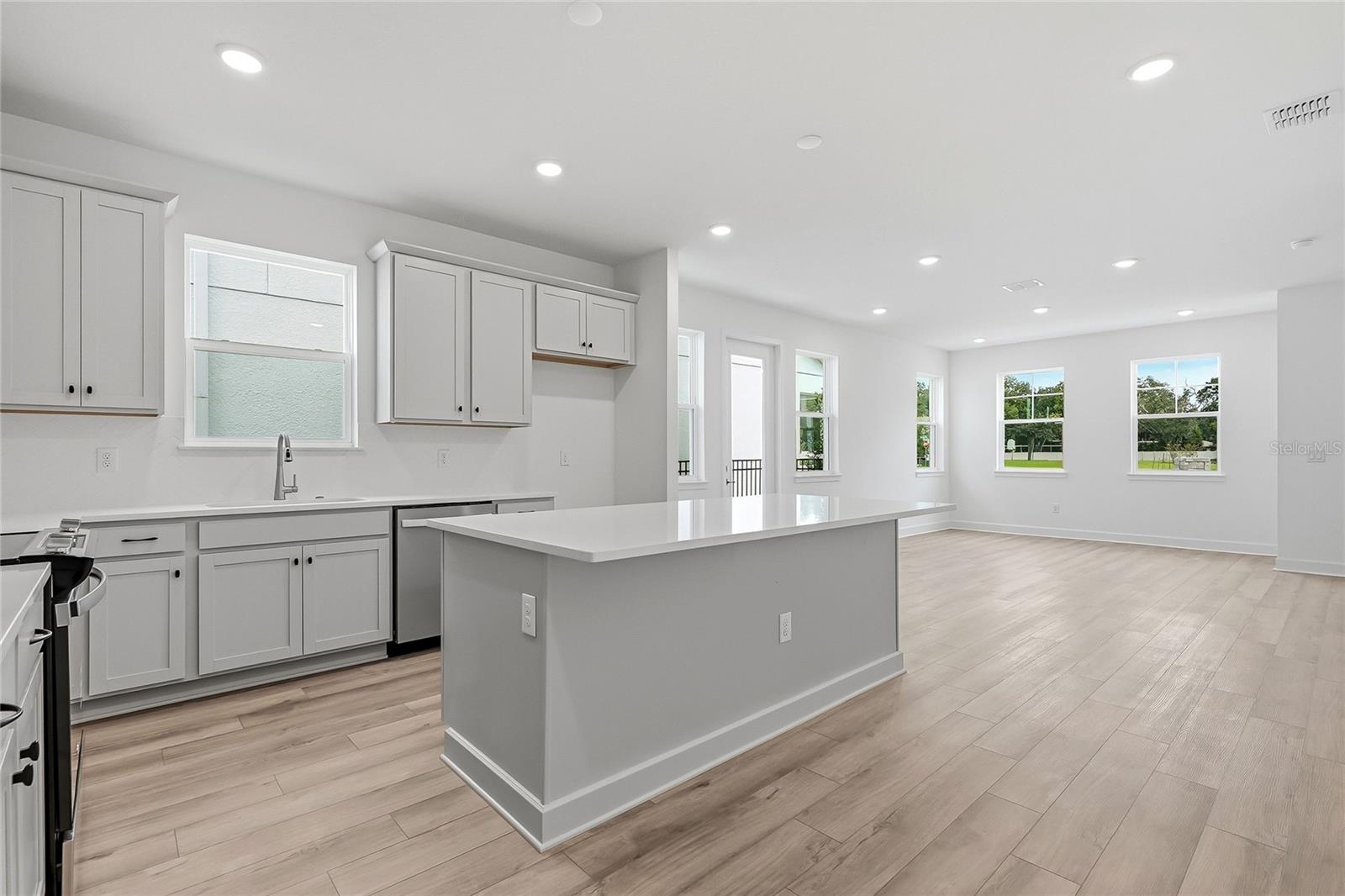 2015 AMELIA BAY PL — photo 14