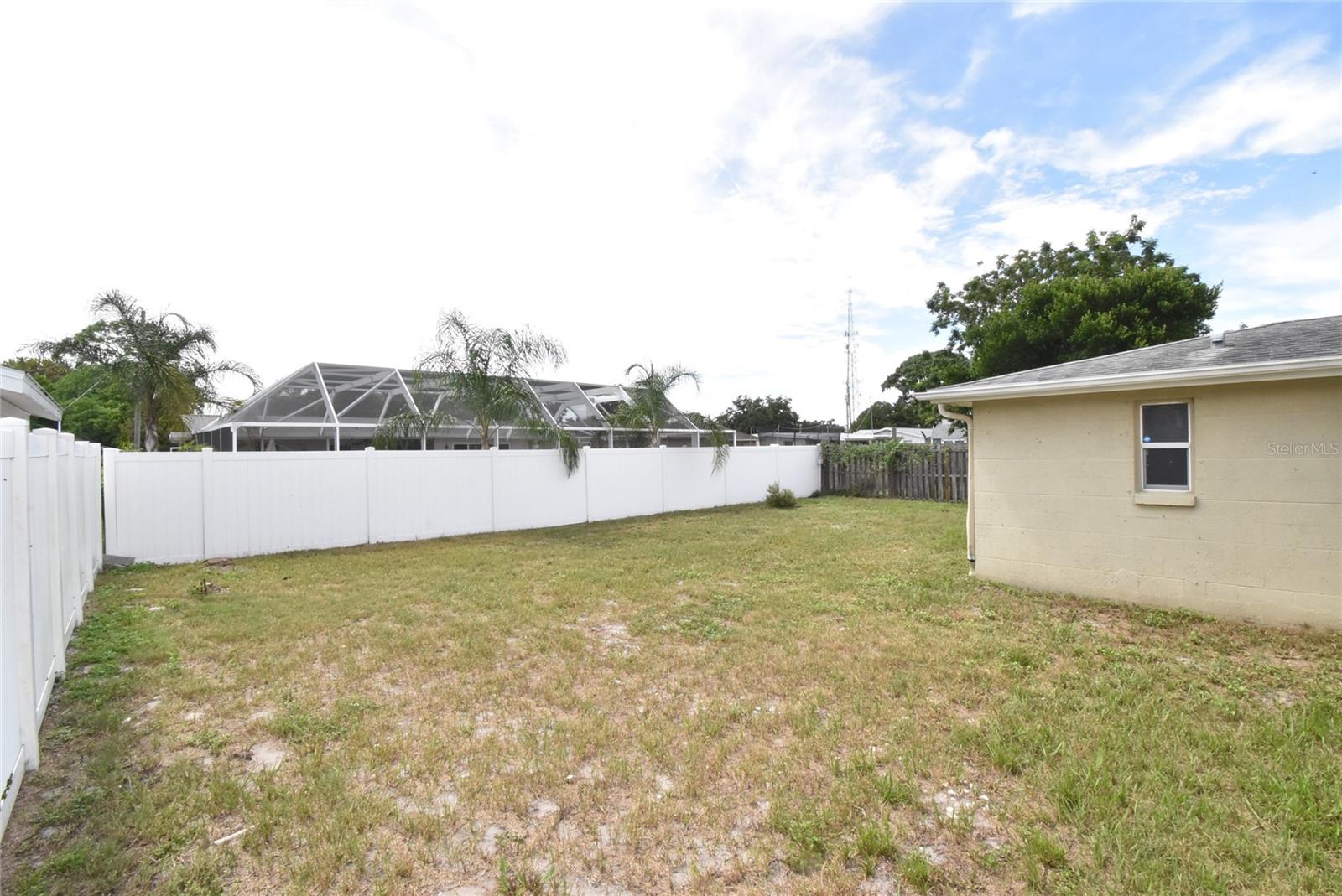11025 PICKERING LN — photo 17