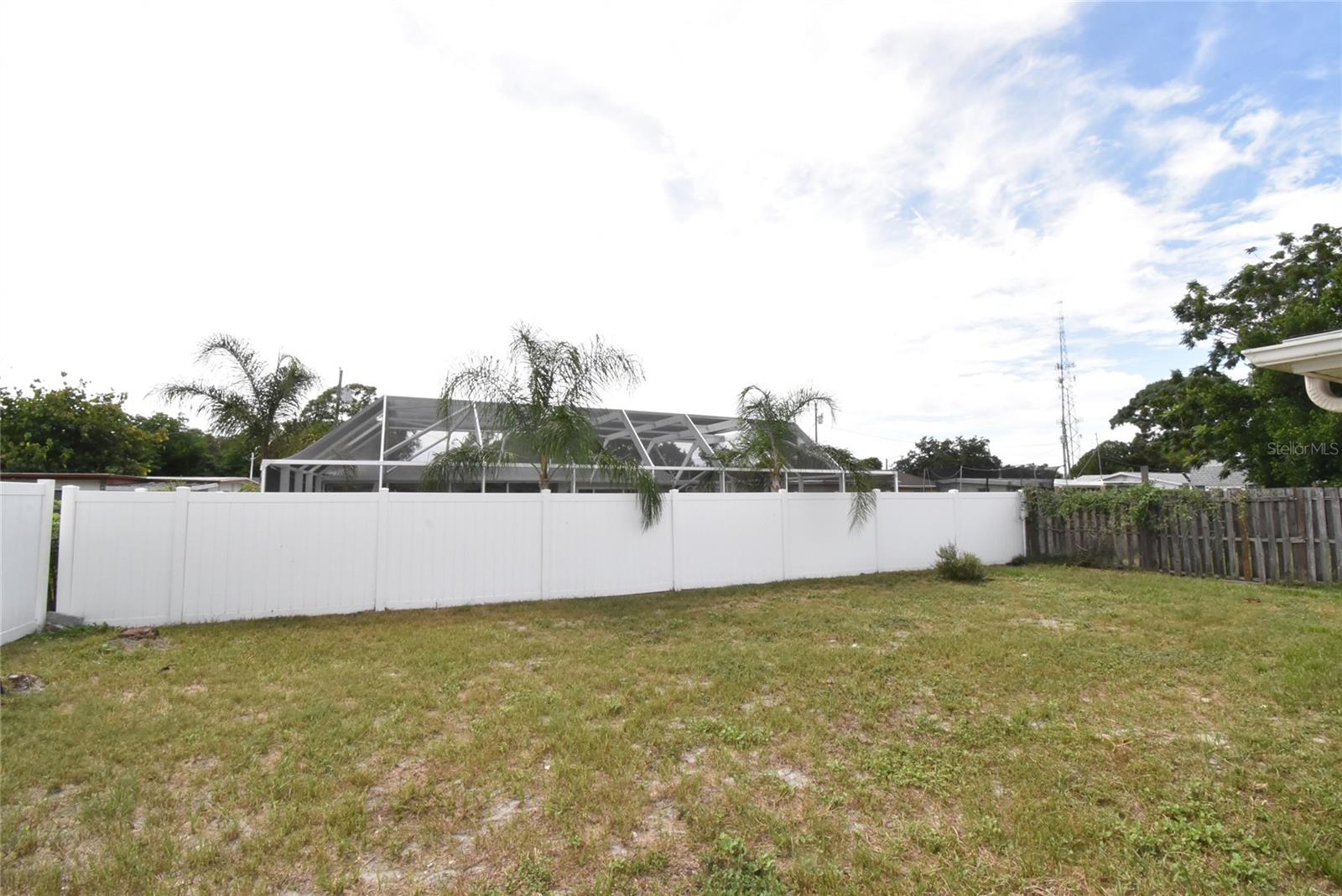 11025 PICKERING LN — photo 18