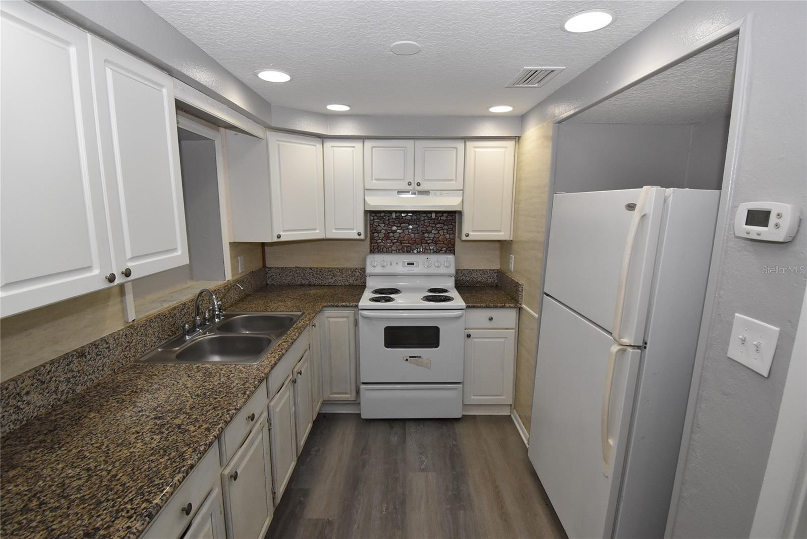 11025 PICKERING LN — photo 7
