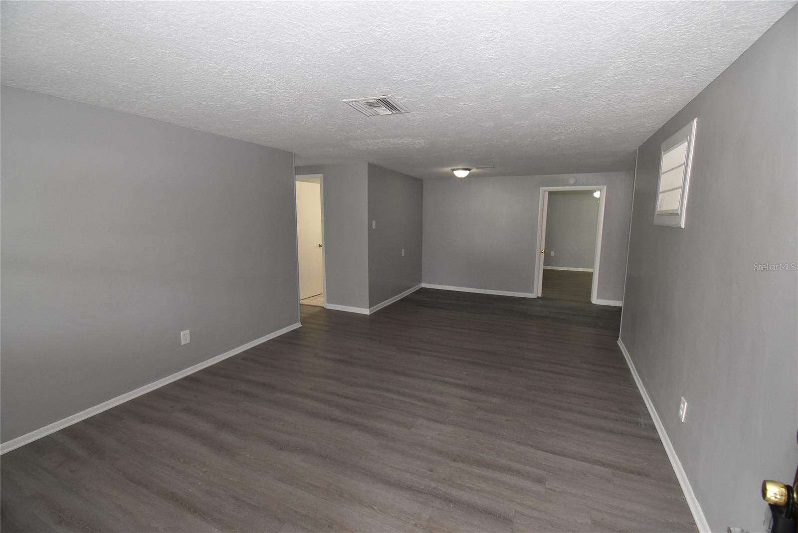 11025 PICKERING LN — photo 3