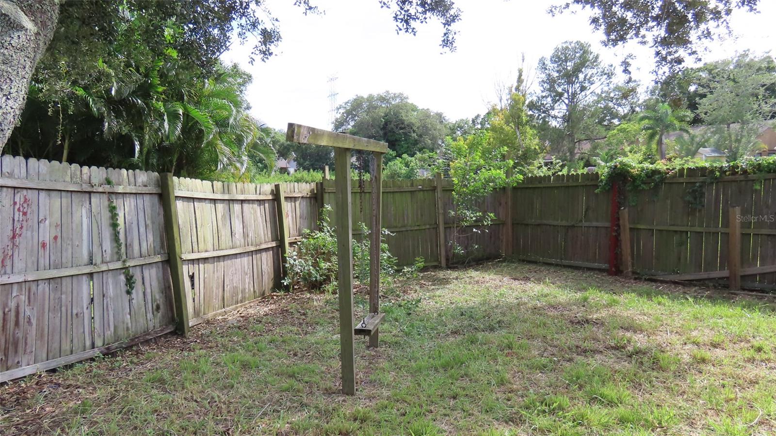 3326 WHISPERING DR N — photo 3