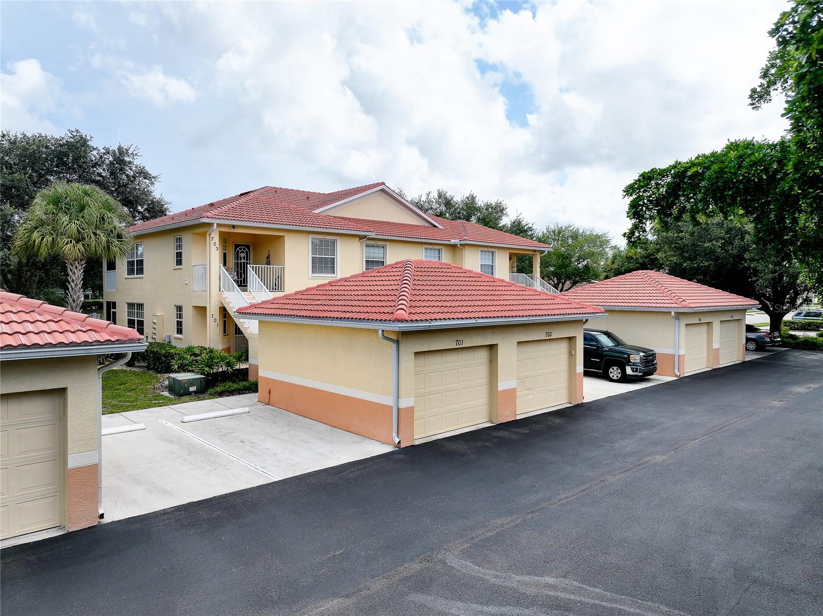 703 CASA DEL LAGO WAY #703 — photo 44