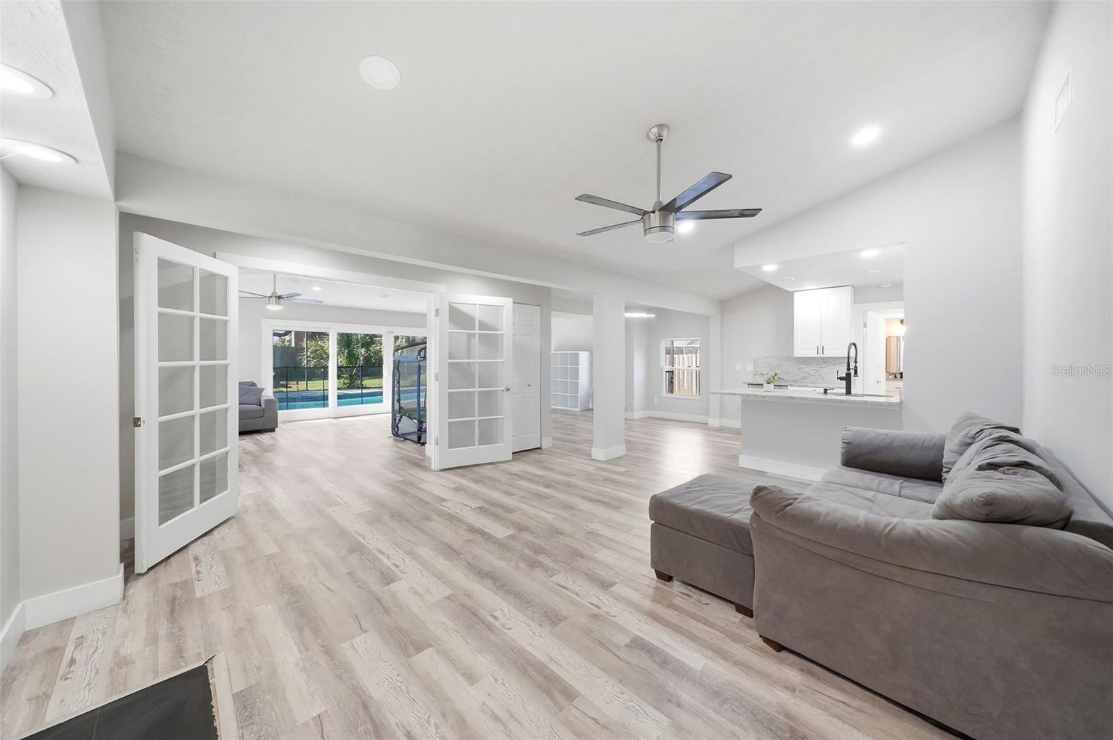 13536 LAKE MAGDALENE DR — photo 14