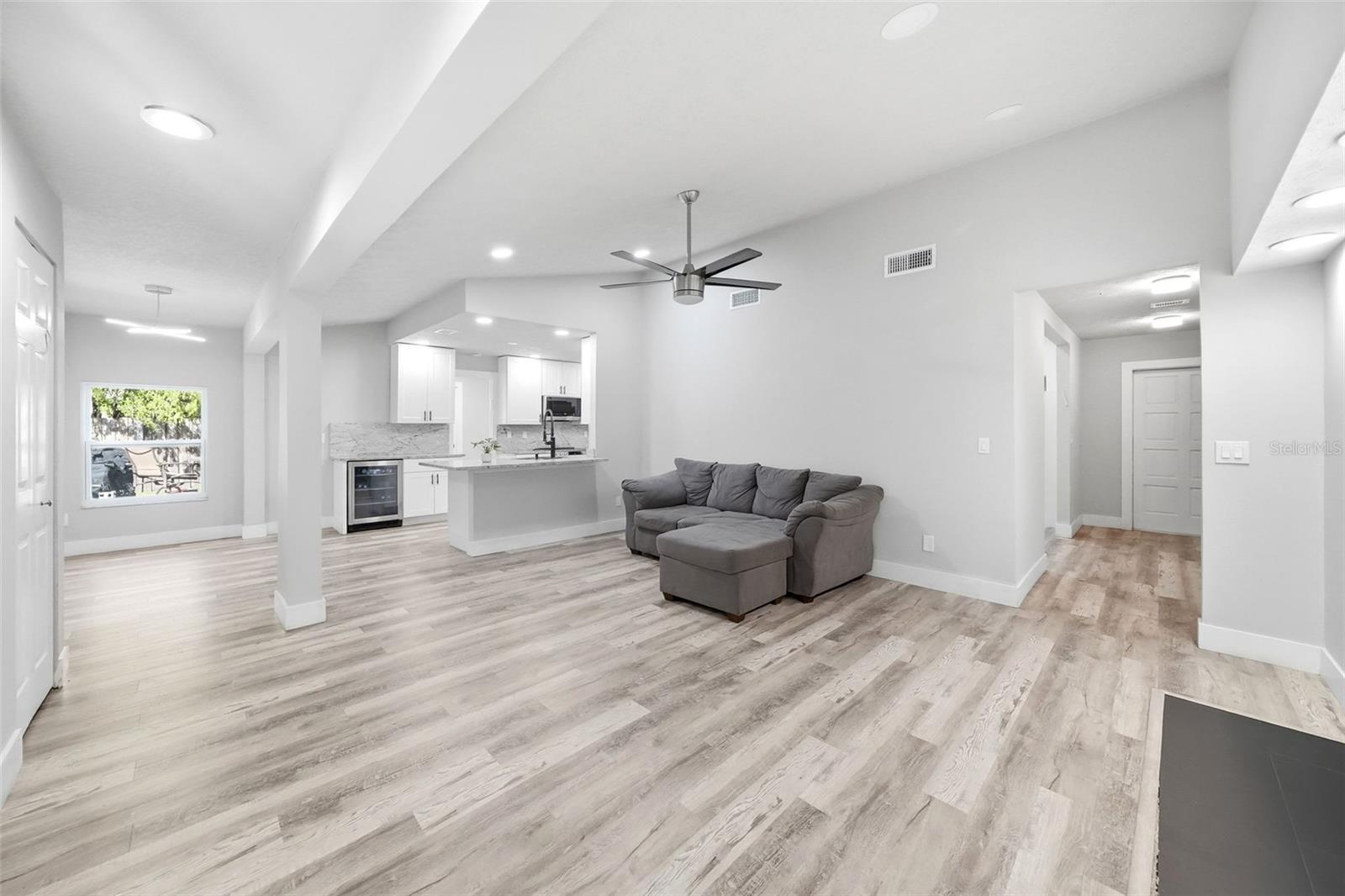 13536 LAKE MAGDALENE DR — photo 15