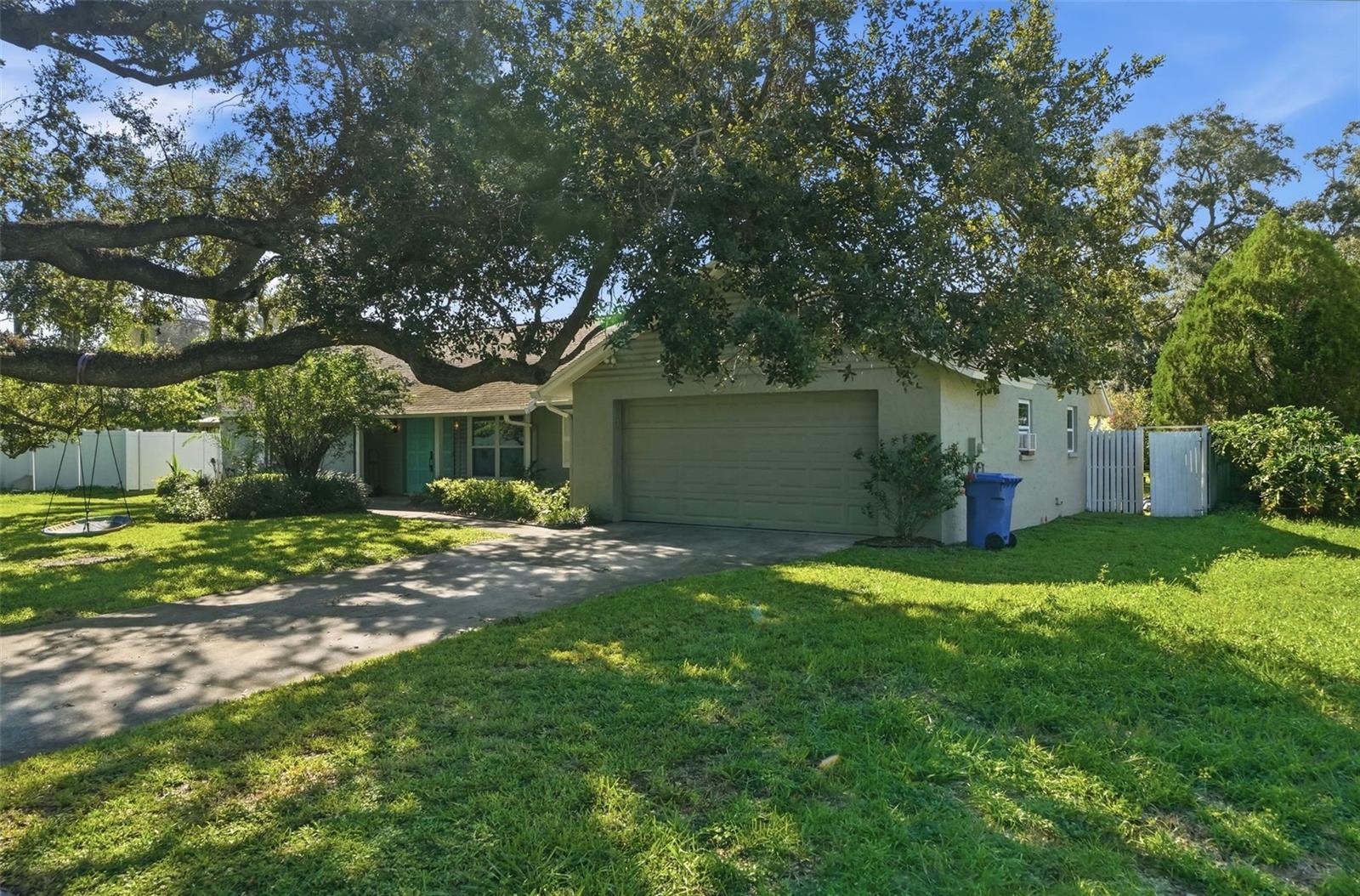 13536 LAKE MAGDALENE DR — photo 4
