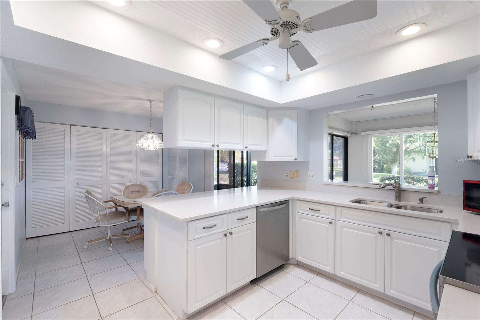 883 SHAMROCK BLVD #9 — photo 4