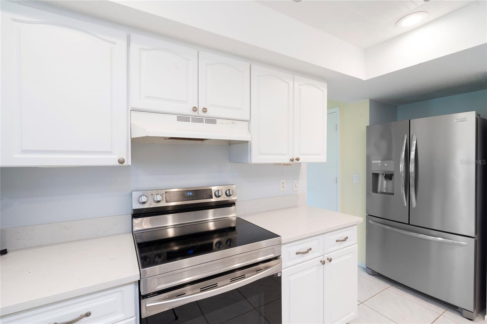 883 SHAMROCK BLVD #9 — photo 6
