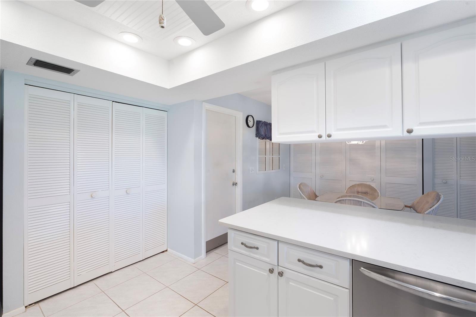 883 SHAMROCK BLVD #9 — photo 5