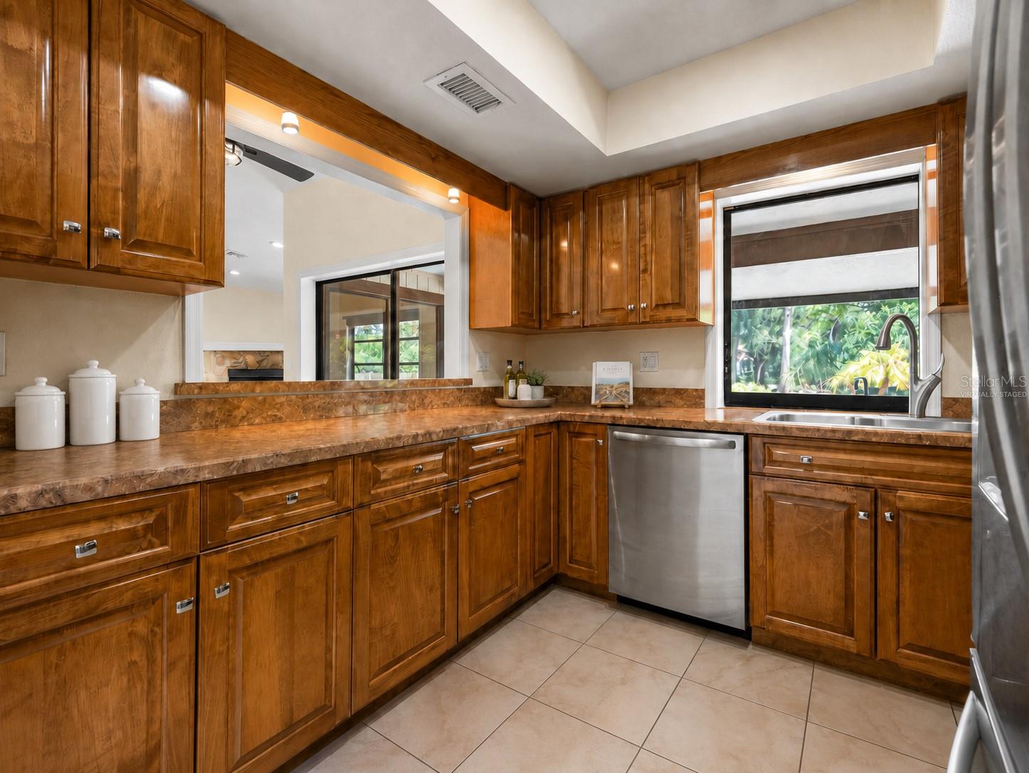 2331 MISSION VALLEY BLVD — photo 15